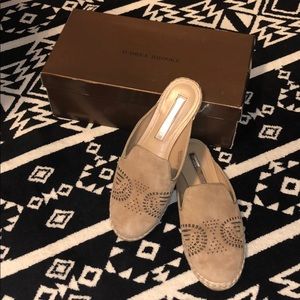 Audrey Brooke Nude Faux Suede Slides SZ 8